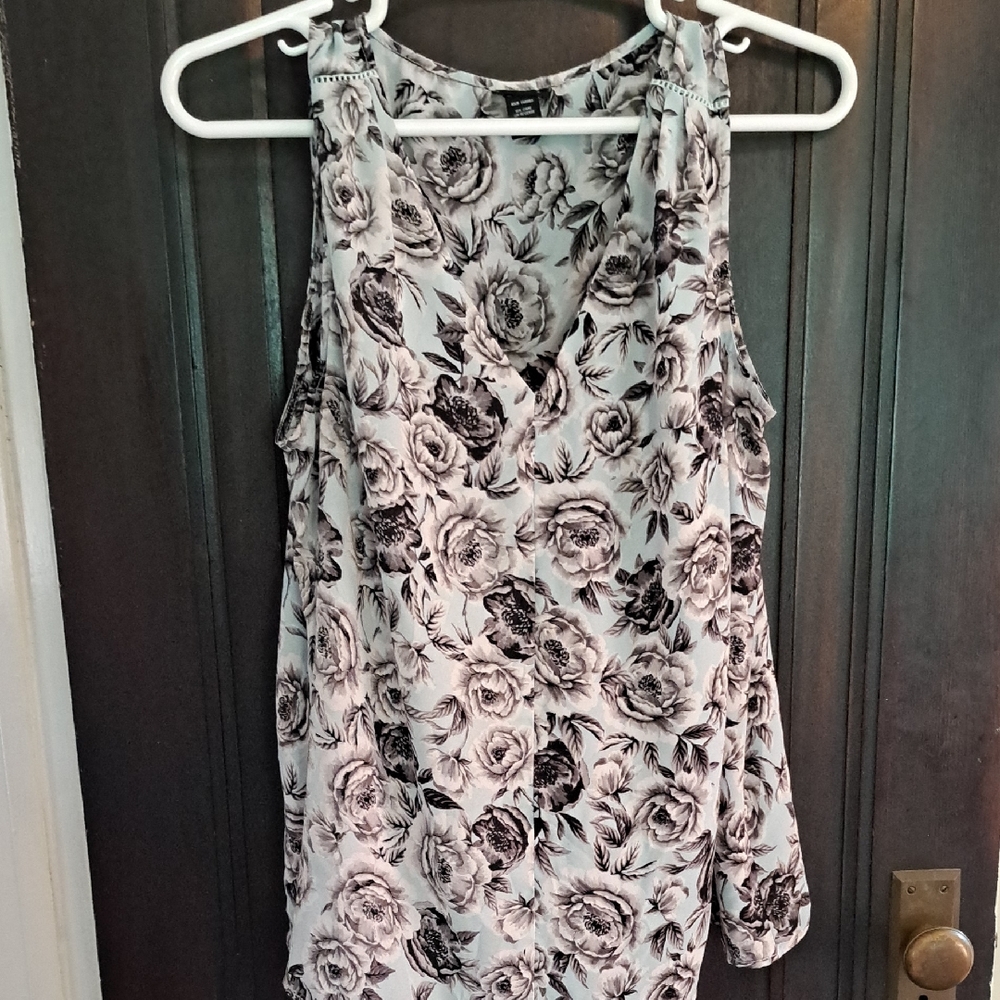 Torrid Black, White & Light Mint/Aqua Sleeveless Tank Top